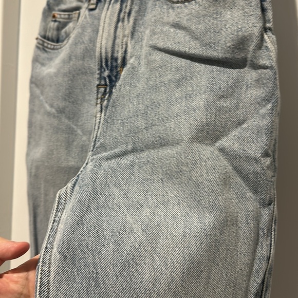 H&M JEANS WITH SLIT ON HEM - Picture 12 of 12
